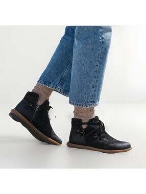 Born tarkiln boots black Ankle Flat Sz 9 Womens